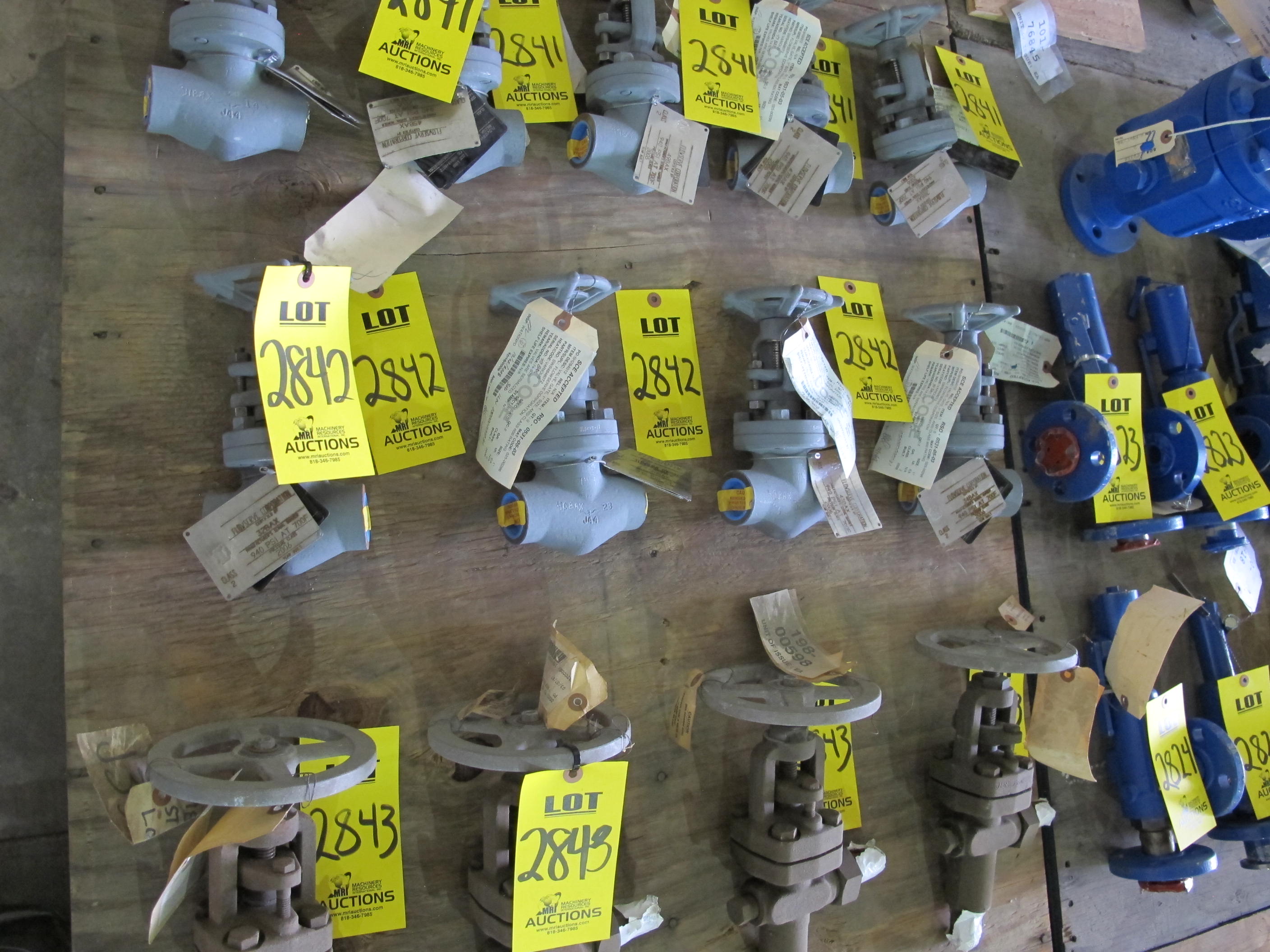 LOT (4) VALVES, GATE TYPE, 1" SIZE, ANSI 600 LB RATING, CARBON STL MATERIAL, SOCKET WELD CONNECTIONS, SA105 SPECIFICATION, BOLTED BONNET STYLE SOLID WEDGE AND HARDFACED SEATS TRIM. PART # SWB48480T2 (W-51) LOADING & HANDLING FEE $15-